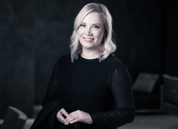 Hyvä itsetunto on pääasia – kampaajamestarin ideat uuden hiustyylin löytämiseen